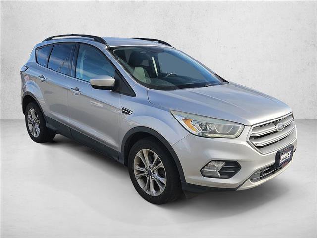 Used 2017 Ford Escape SE w/ Equipment Group 201A image 3