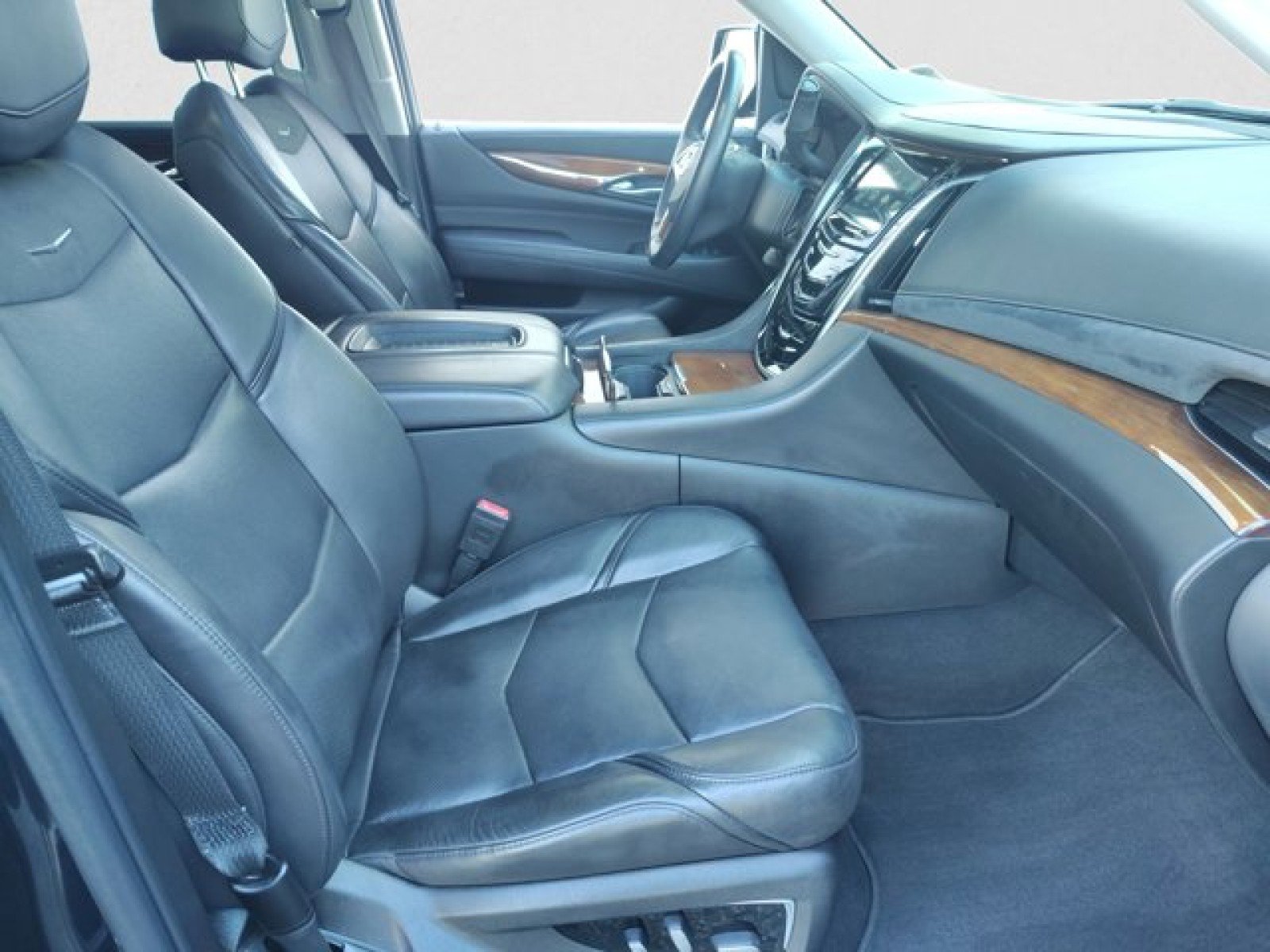 Used 2019 Cadillac Escalade Luxury image 22