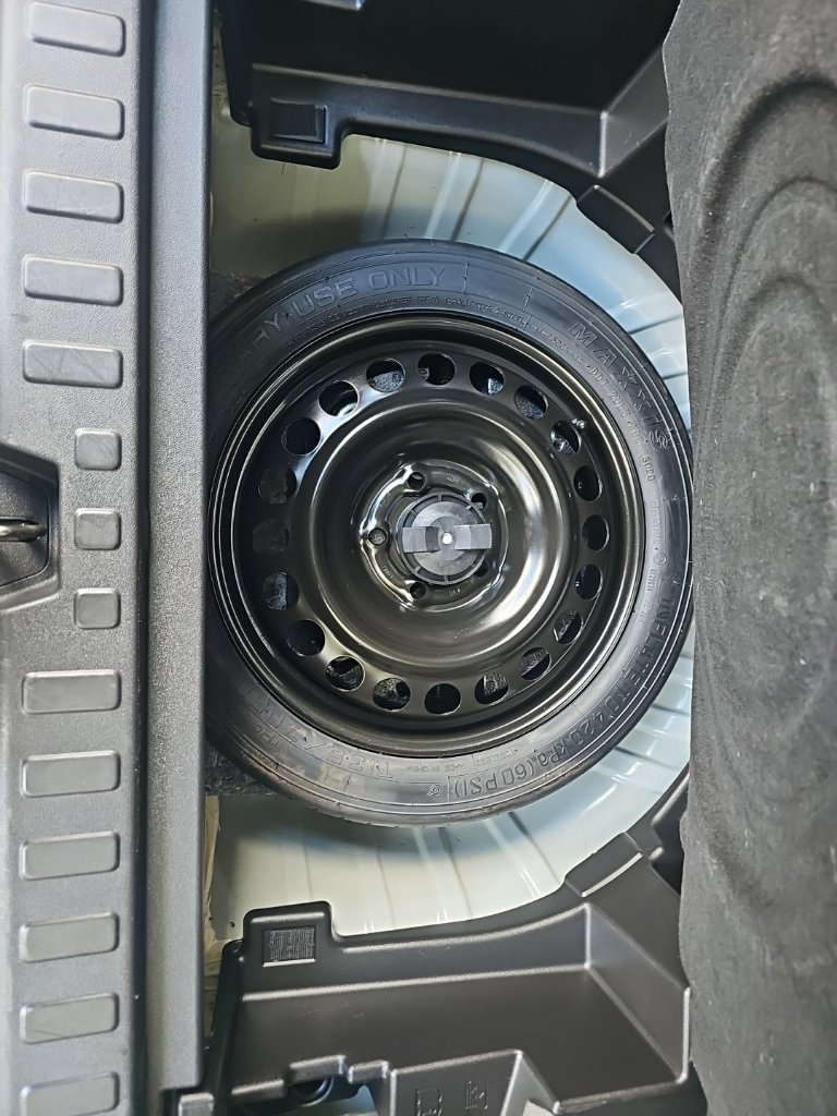 Used 2020 GMC Terrain SLE FWD image 35