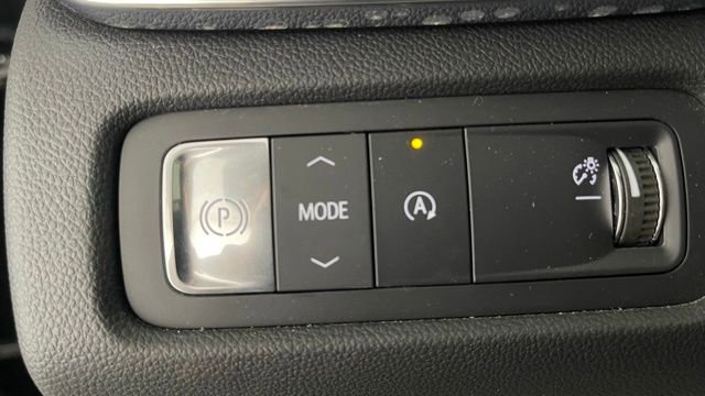 Used 2025 GMC Acadia Denali w/ Super Cruise Package image 36