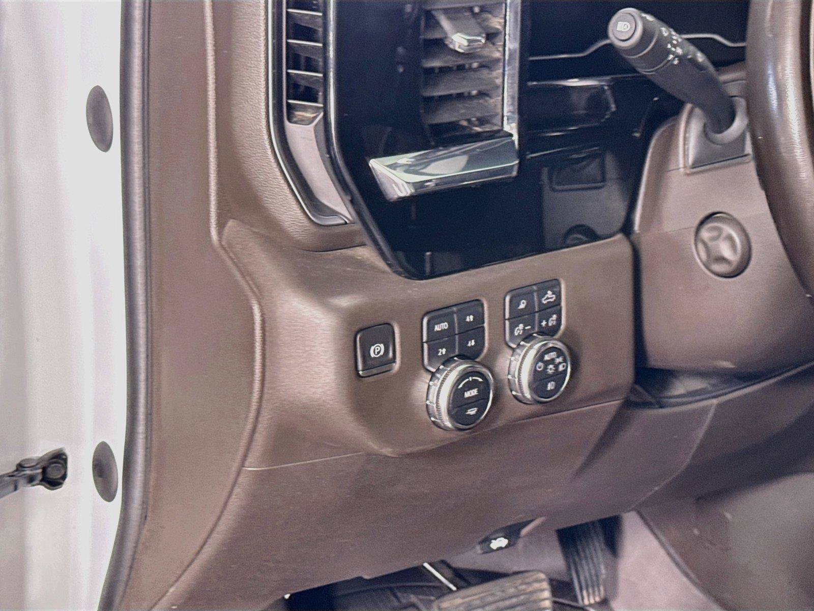 Used 2024 GMC Sierra 1500 SLT w/ SLT Premium Package AWD/4WD image 4