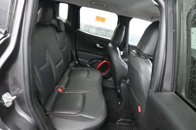 Used 2019 Jeep Renegade Trailhawk AWD/4WD image 7