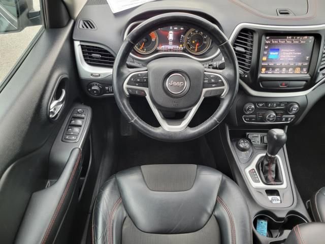 Used 2017 Jeep Cherokee Trailhawk w/ Comfort & Convenience Group AWD/4WD image 15