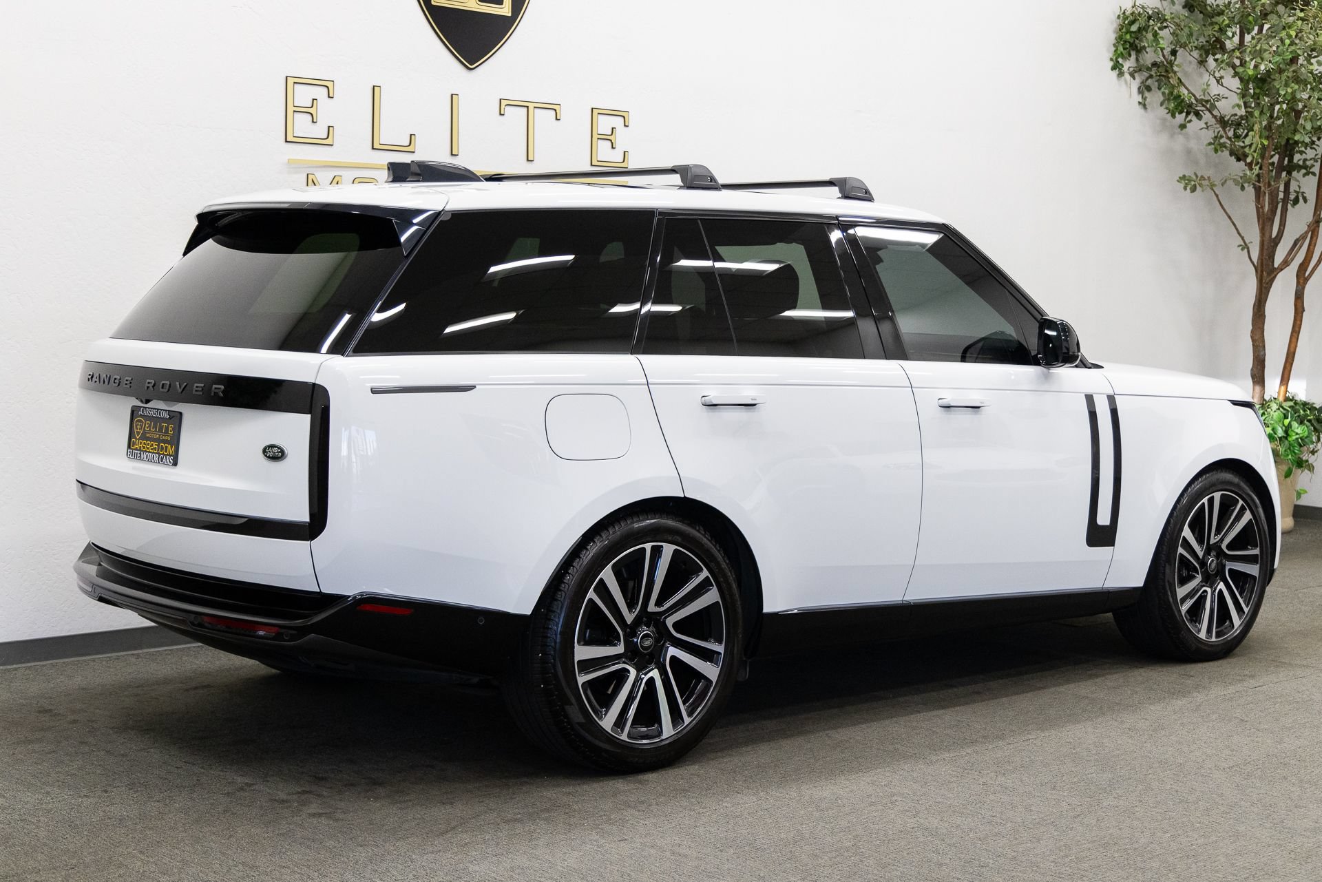 Used 2023 Land Rover Range Rover SE AWD/4WD image 11