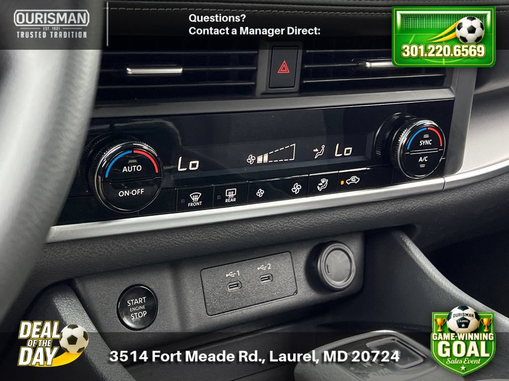 Used 2024 Nissan Rogue SV AWD/4WD image 14