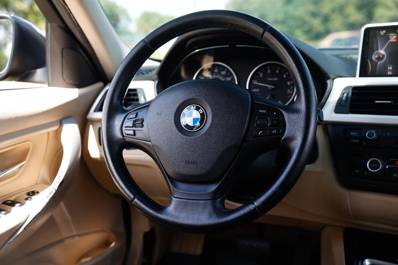 Used 2015 BMW 320i Sedan RWD image 28