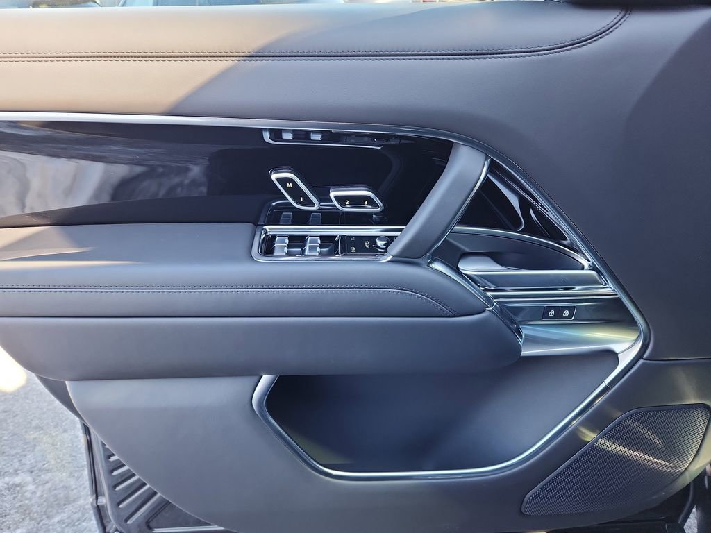 New 2026 Land Rover Range Rover SE image 24