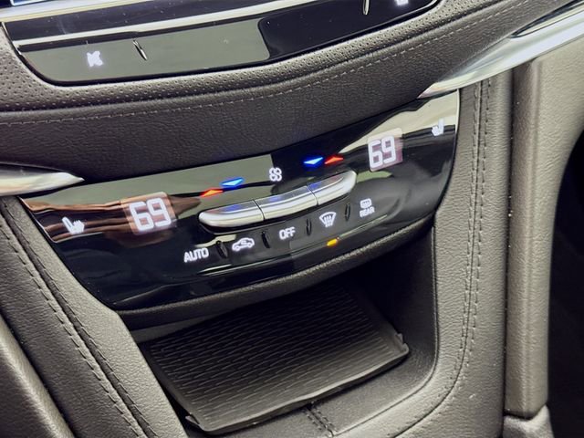 Used 2024 Cadillac XT5 Premium Luxury image 16