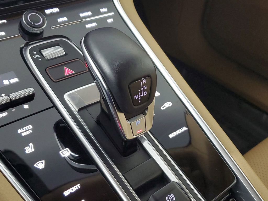 Used 2021 Porsche Panamera 4 image 25