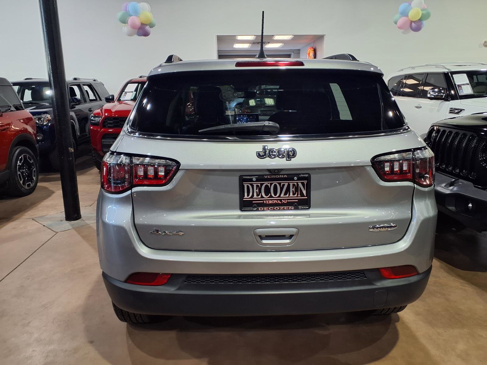 Used 2022 Jeep Compass Latitude AWD/4WD image 5