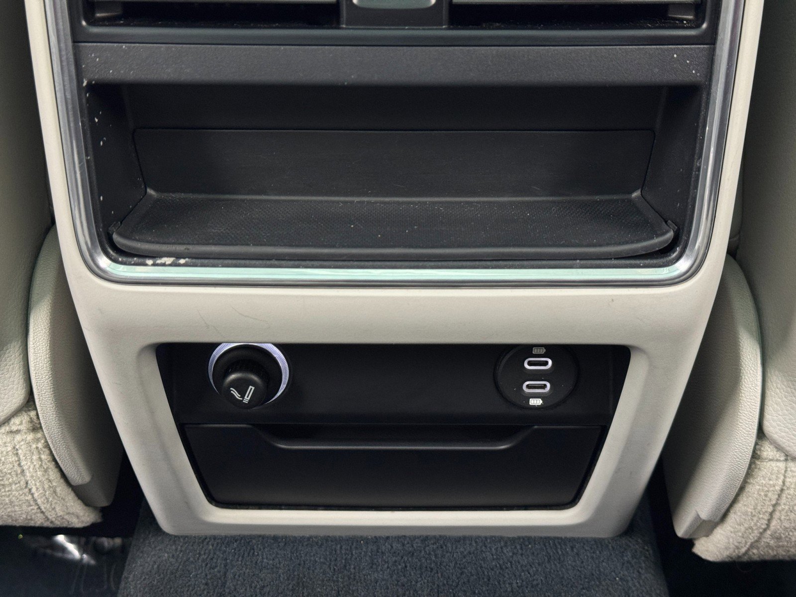 Used 2020 Porsche Cayenne S w/ Premium Package image 38