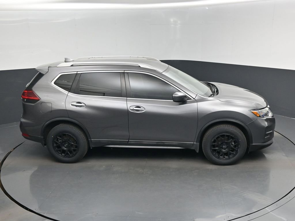 Used 2018 Nissan Rogue SV image 13