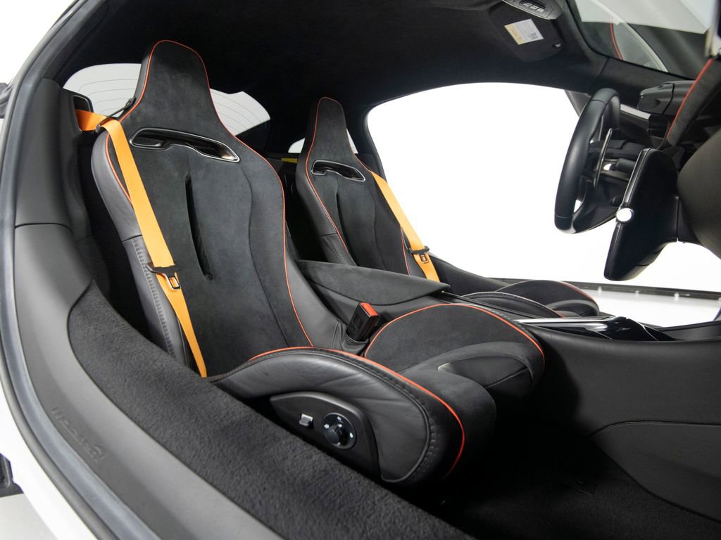 Used 2023 McLaren Artura image 31