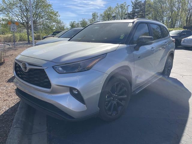 Used 2023 Toyota Highlander XLE