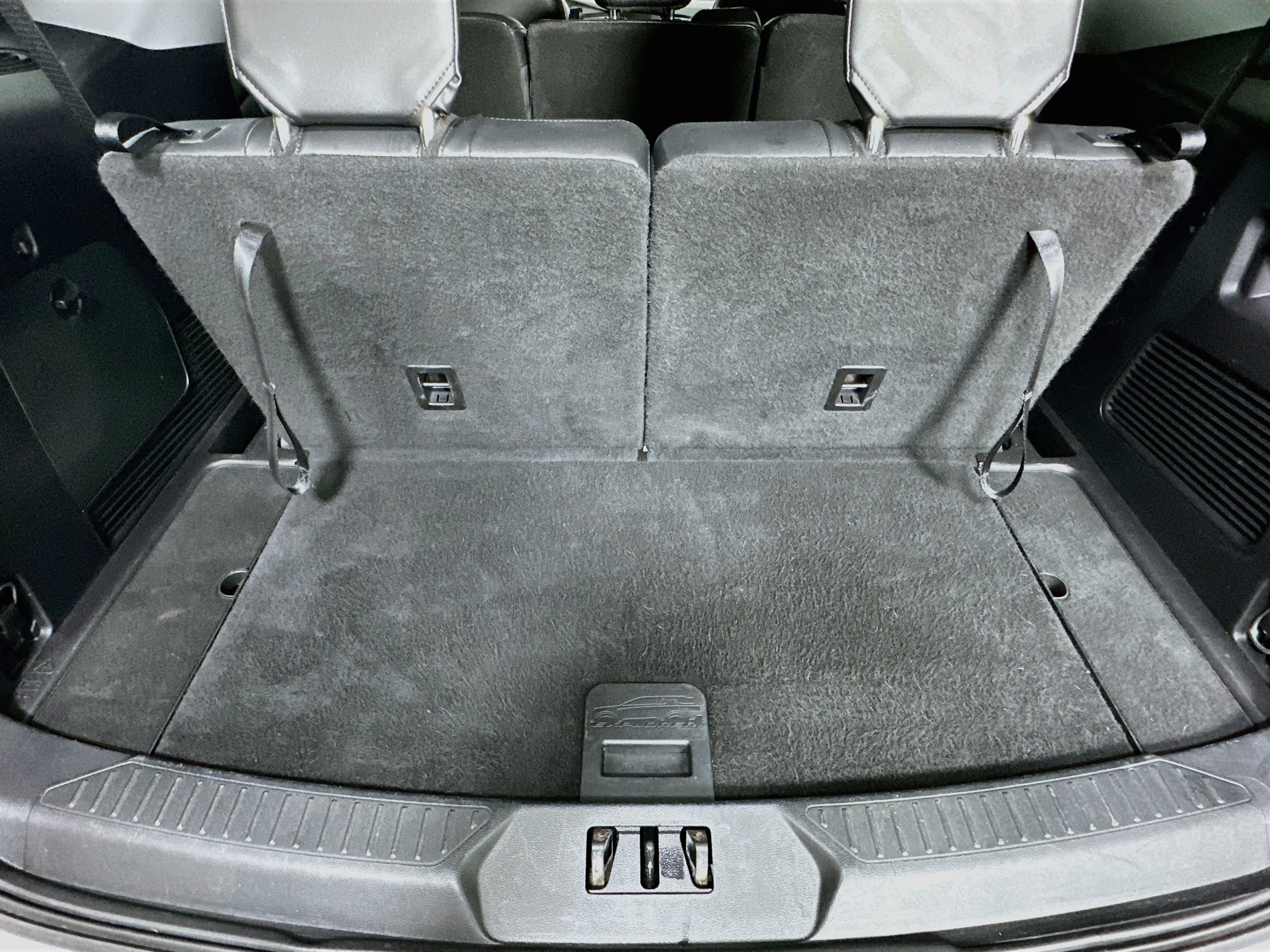 Used 2021 Ford Explorer XLT w/ Equipment Group 202A AWD/4WD image 29