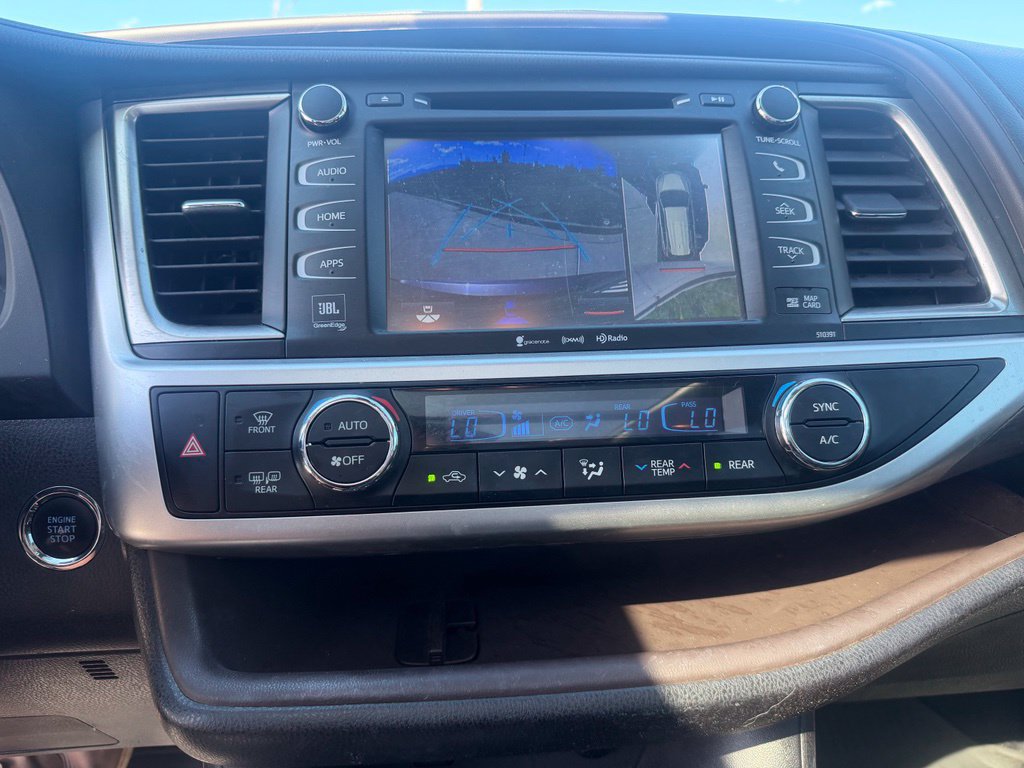 Used 2019 Toyota Highlander Limited Platinum AWD/4WD image 17