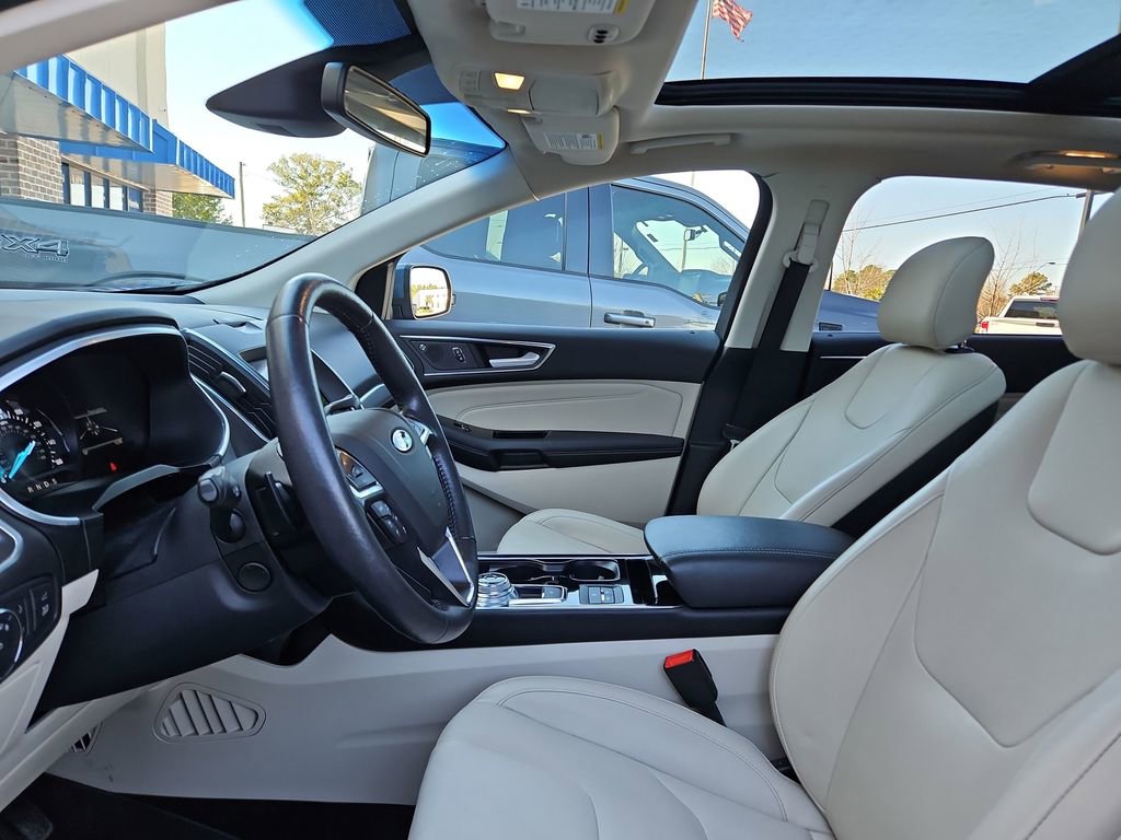 Used 2019 Ford Edge Titanium w/ Equipment Group 301A image 23