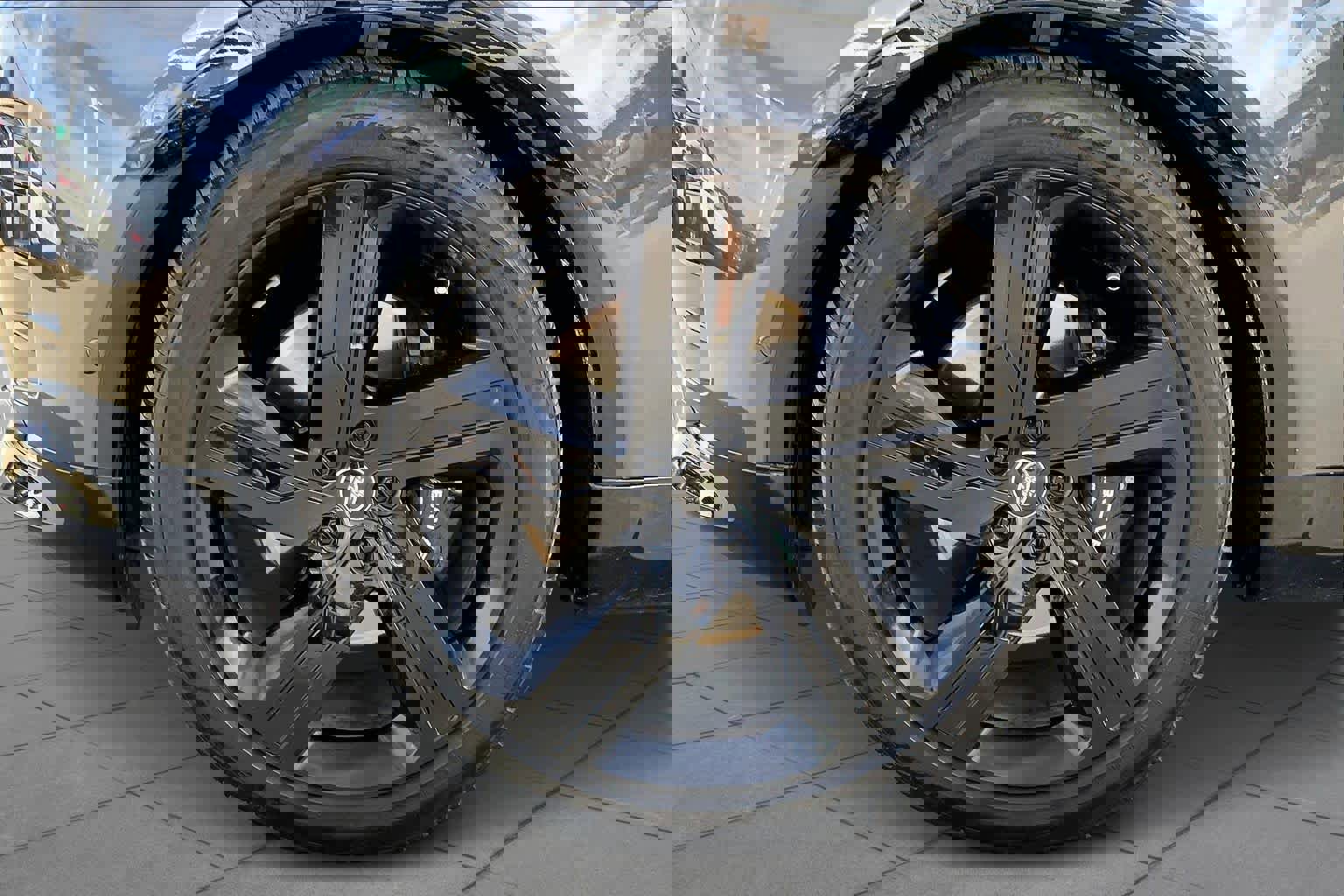 Used 2023 Land Rover Discovery Metropolitan Edition image 12