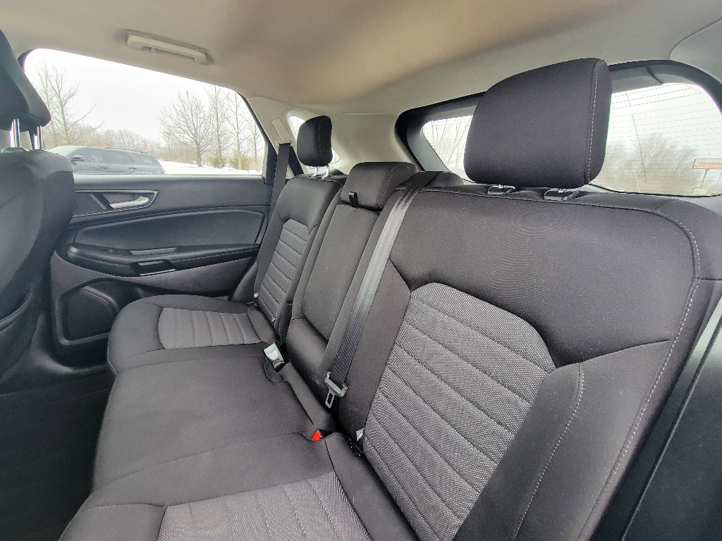 Used 2020 Ford Edge SE image 26