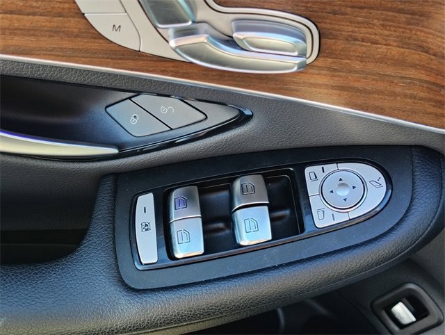 Used 2020 Mercedes-Benz GLC 300 GLC 300 image 13