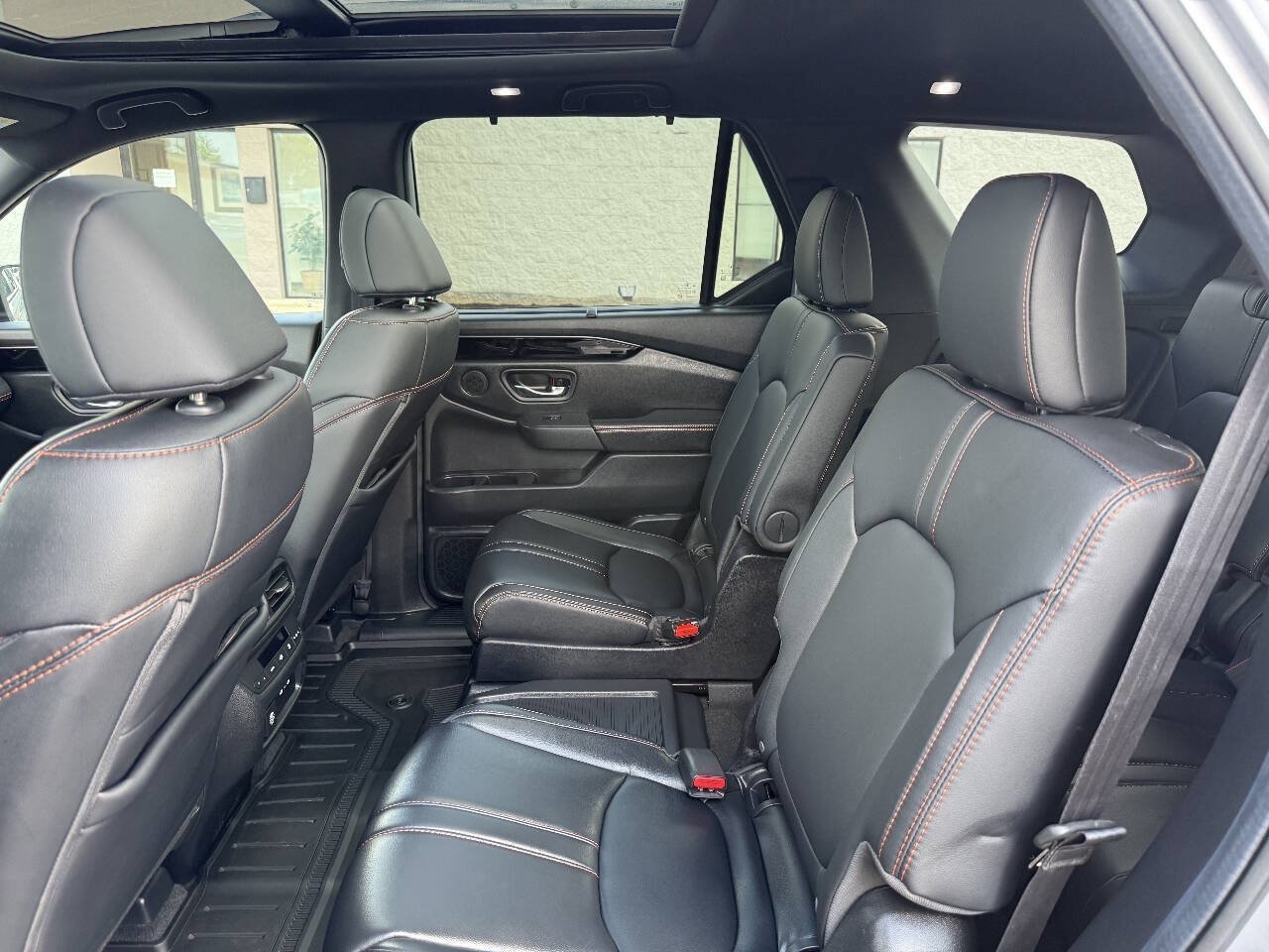 Used 2025 Honda Pilot TrailSport image 21