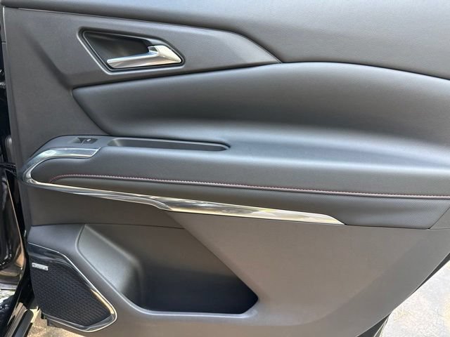Used 2026 Chevrolet Traverse RS FWD image 27