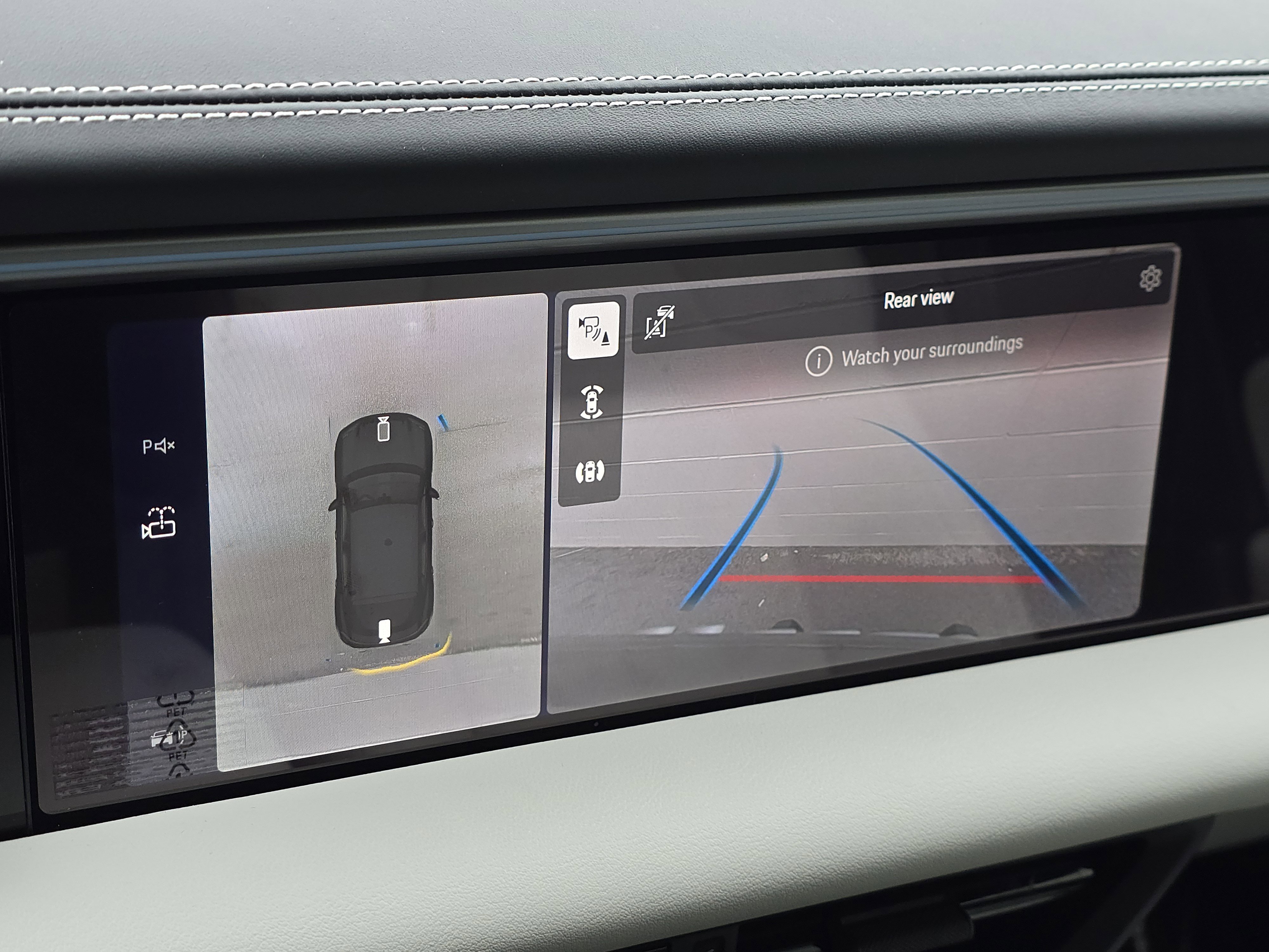 New 2026 Porsche Macan 4 Electric image 12