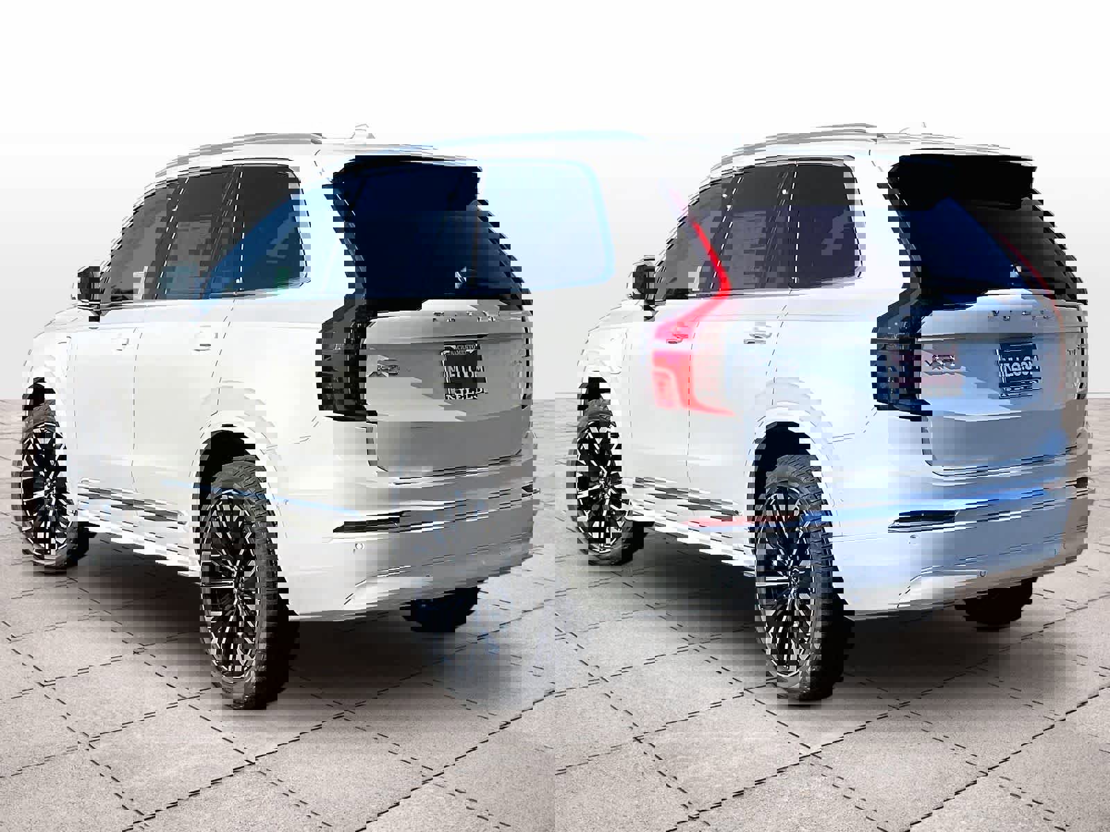 New 2026 Volvo XC90 T8 Plus w/ Protection Package image 3