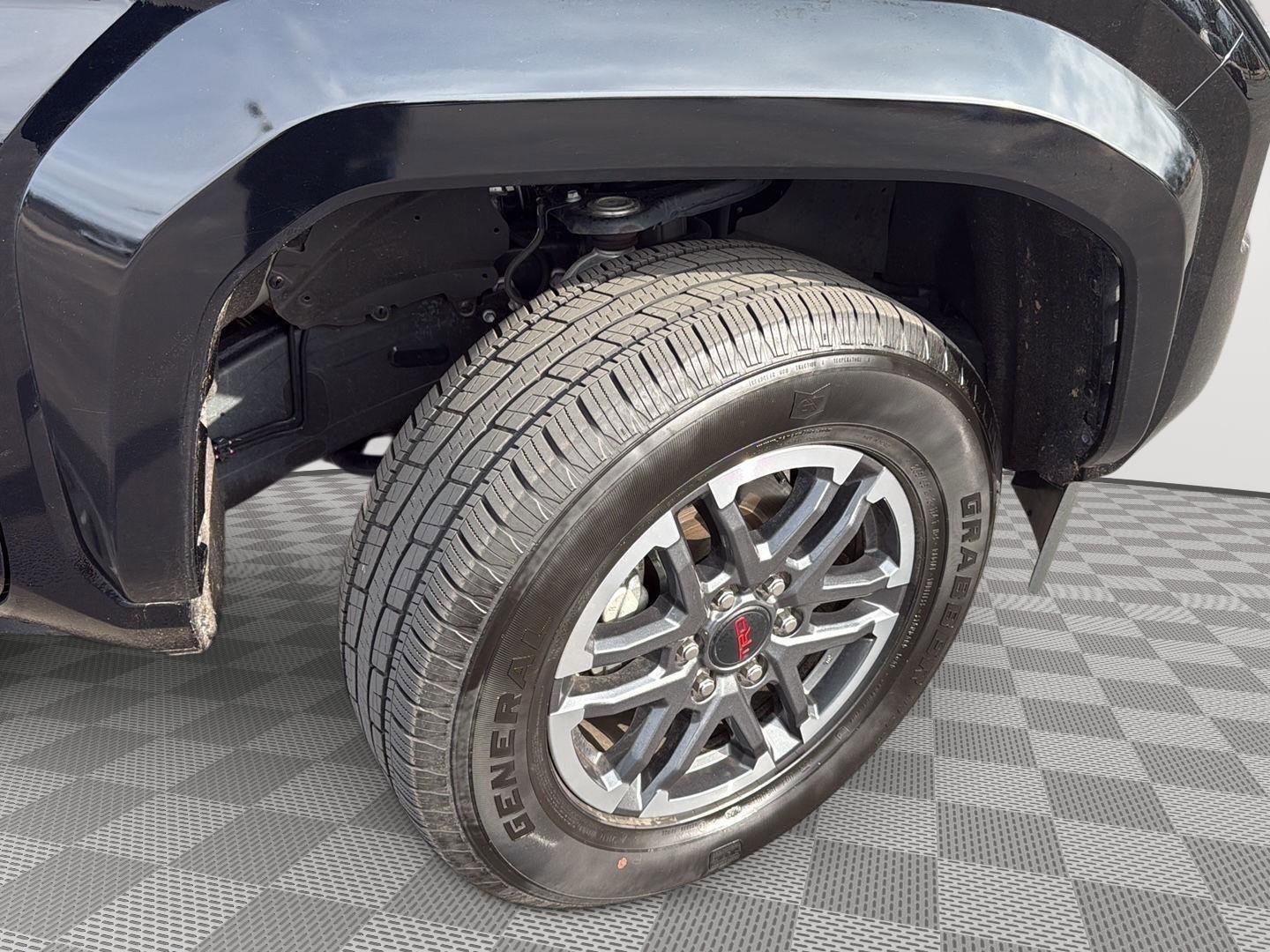 Used 2024 Toyota Tacoma TRD Sport AWD/4WD image 17