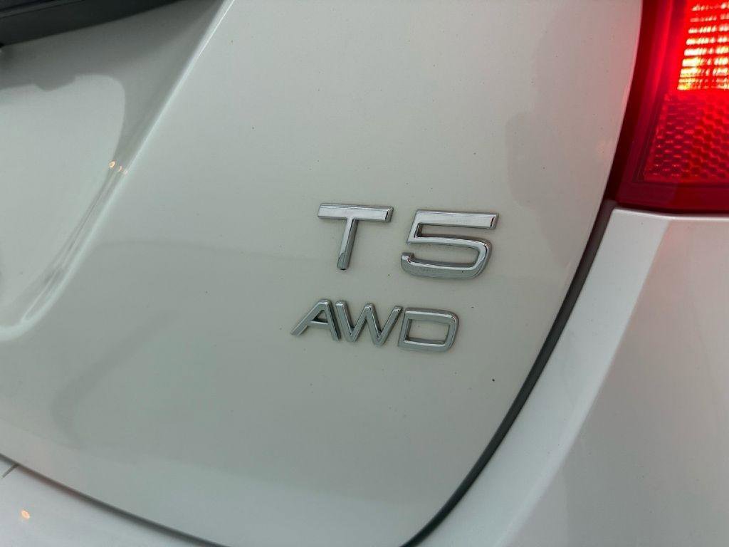 Used 2017 Volvo V60 T5 Cross Country w/ Convenience Package image 38