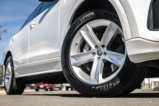 Used 2019 Audi Q8 Premium w/ Convenience Package AWD/4WD image 17