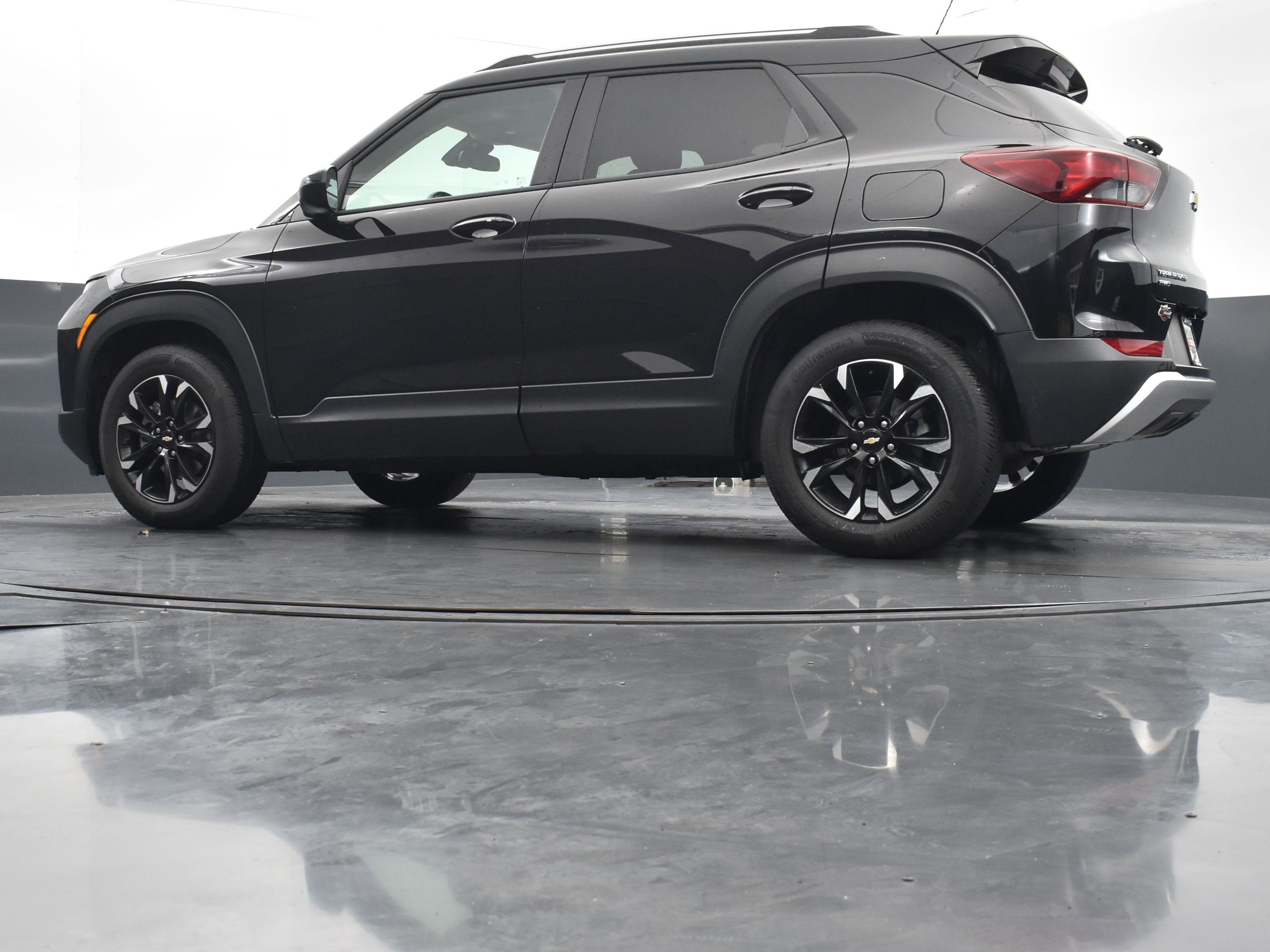 Used 2022 Chevrolet TrailBlazer LT AWD/4WD image 36