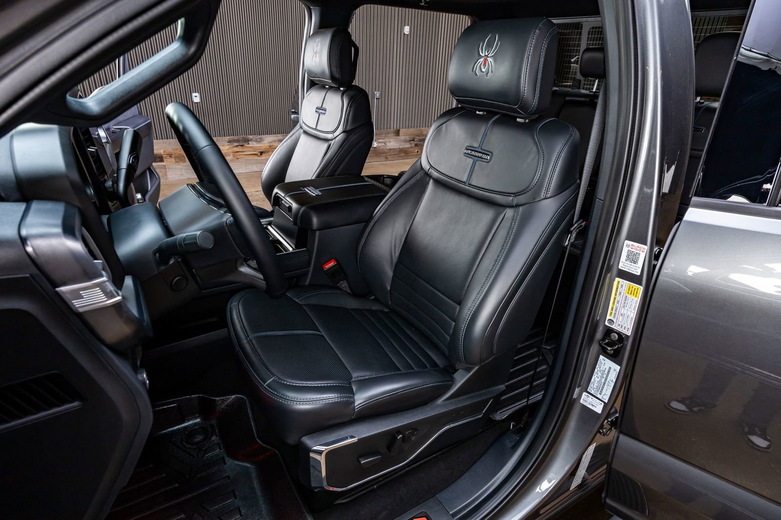 Used 2025 Ford F250 Platinum AWD/4WD image 30