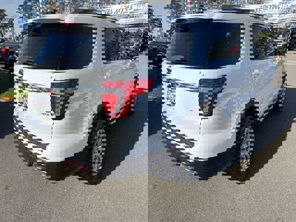 Used 2019 Ford Explorer XLT w/ Class III Trailer Tow Package image 5