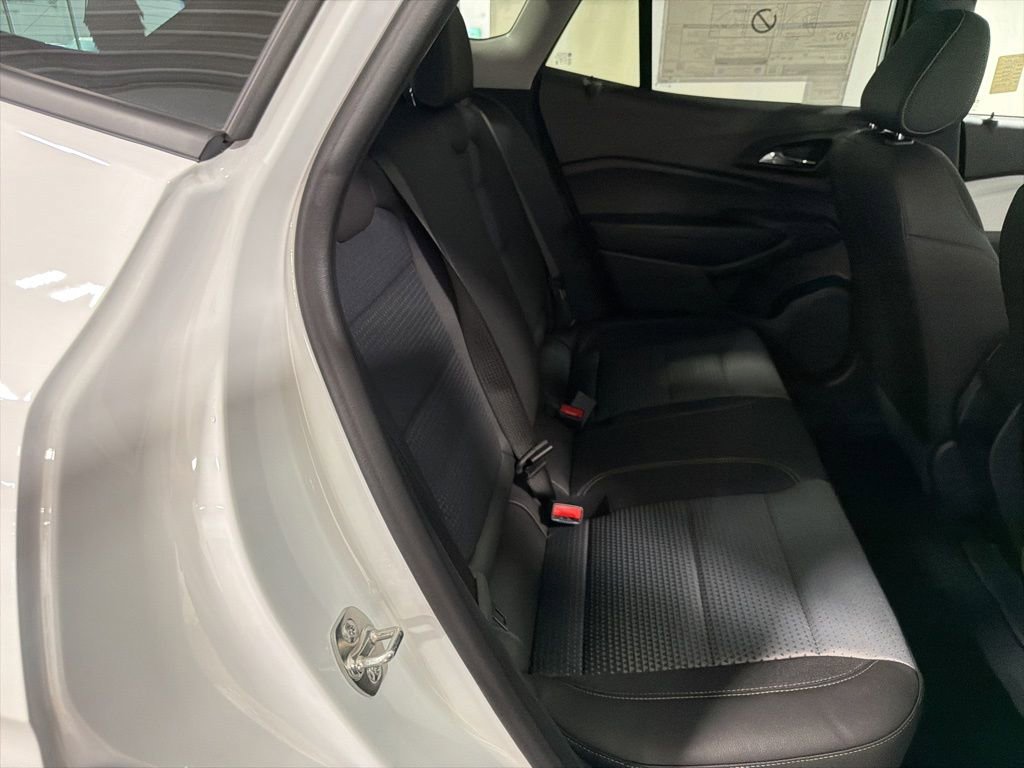 New 2026 Chevrolet Trax LT w/ Sunroof Package image 19