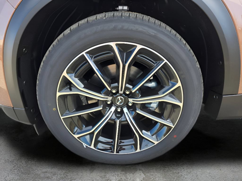 Certified 2025 MAZDA CX-70 Plug-In Hybrid w/ Premium Plus AWD/4WD image 11