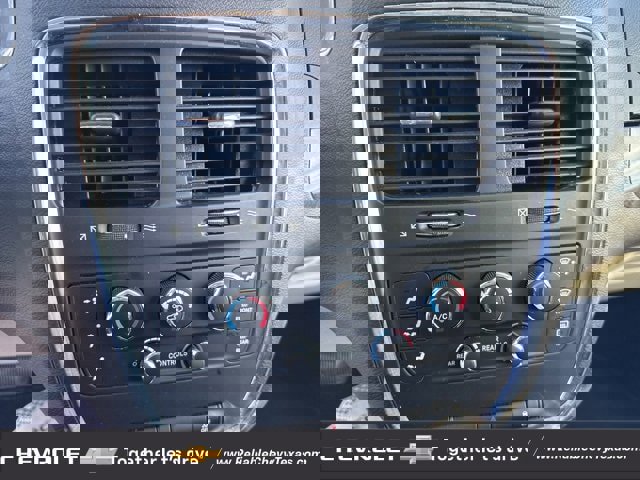 Used 2018 Dodge Grand Caravan SE w/ UConnect Hands-Free Group image 28