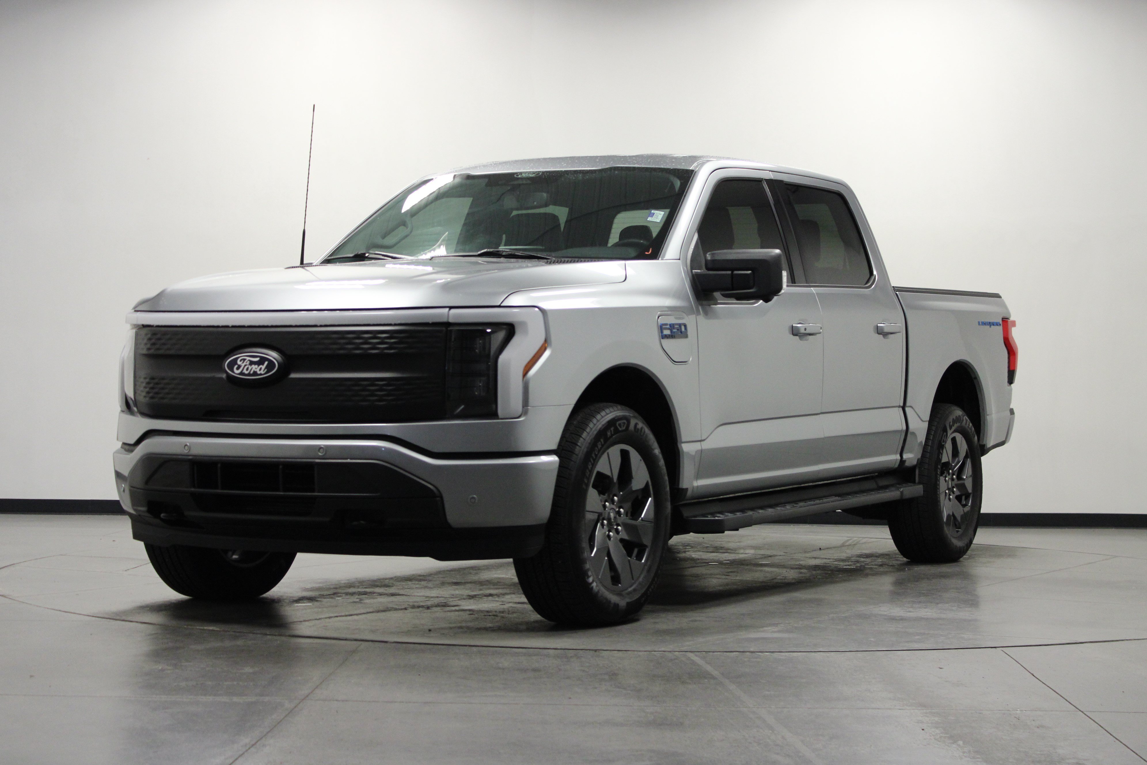 Used 2025 Ford F150 Lightning Flash AWD/4WD image 8