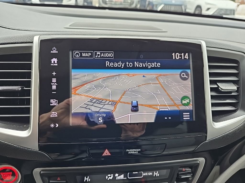 Used 2018 Honda Pilot Touring image 30