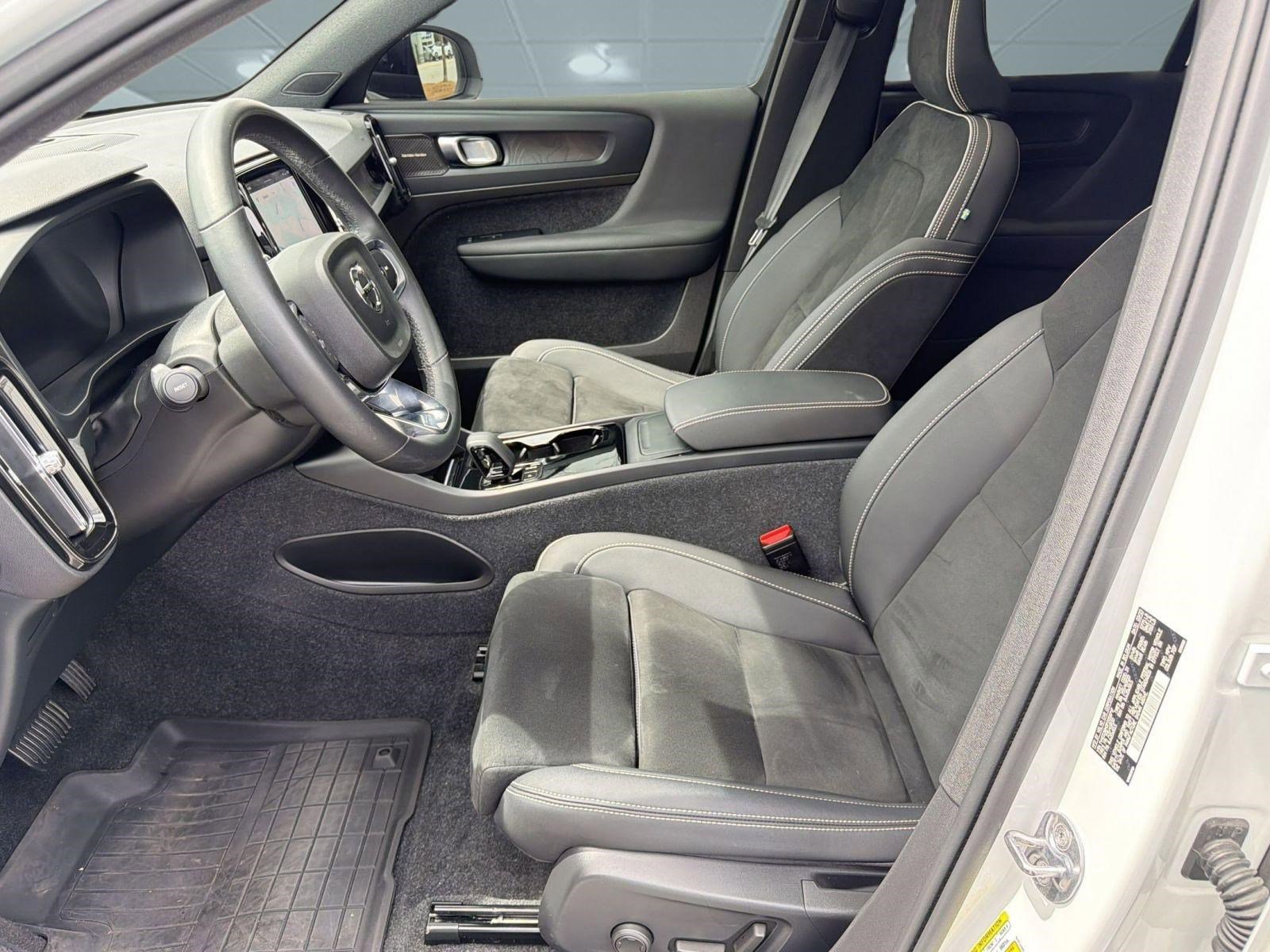 Certified 2023 Volvo C40 P8 Recharge Ultimate w/ Protection Package Premier image 5