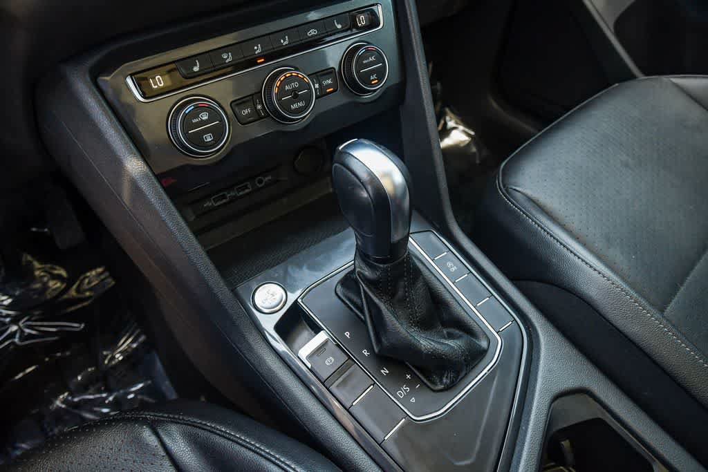 Used 2020 Volkswagen Tiguan SE w/ Panoramic Sunroof Package FWD image 20
