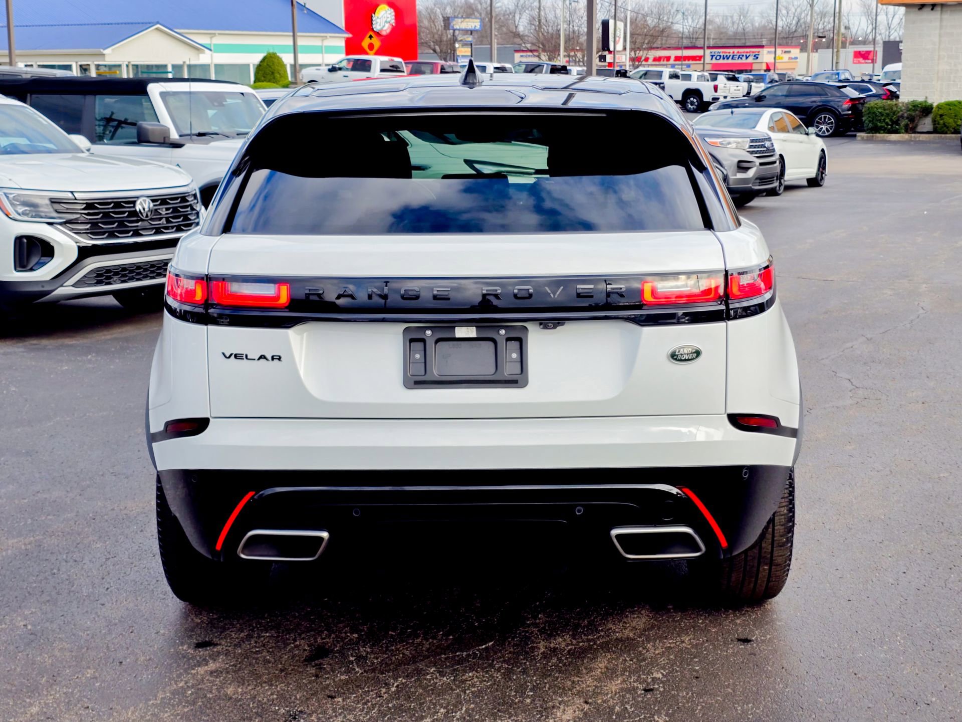 Used 2023 Land Rover Range Rover Velar R-Dynamic S image 18