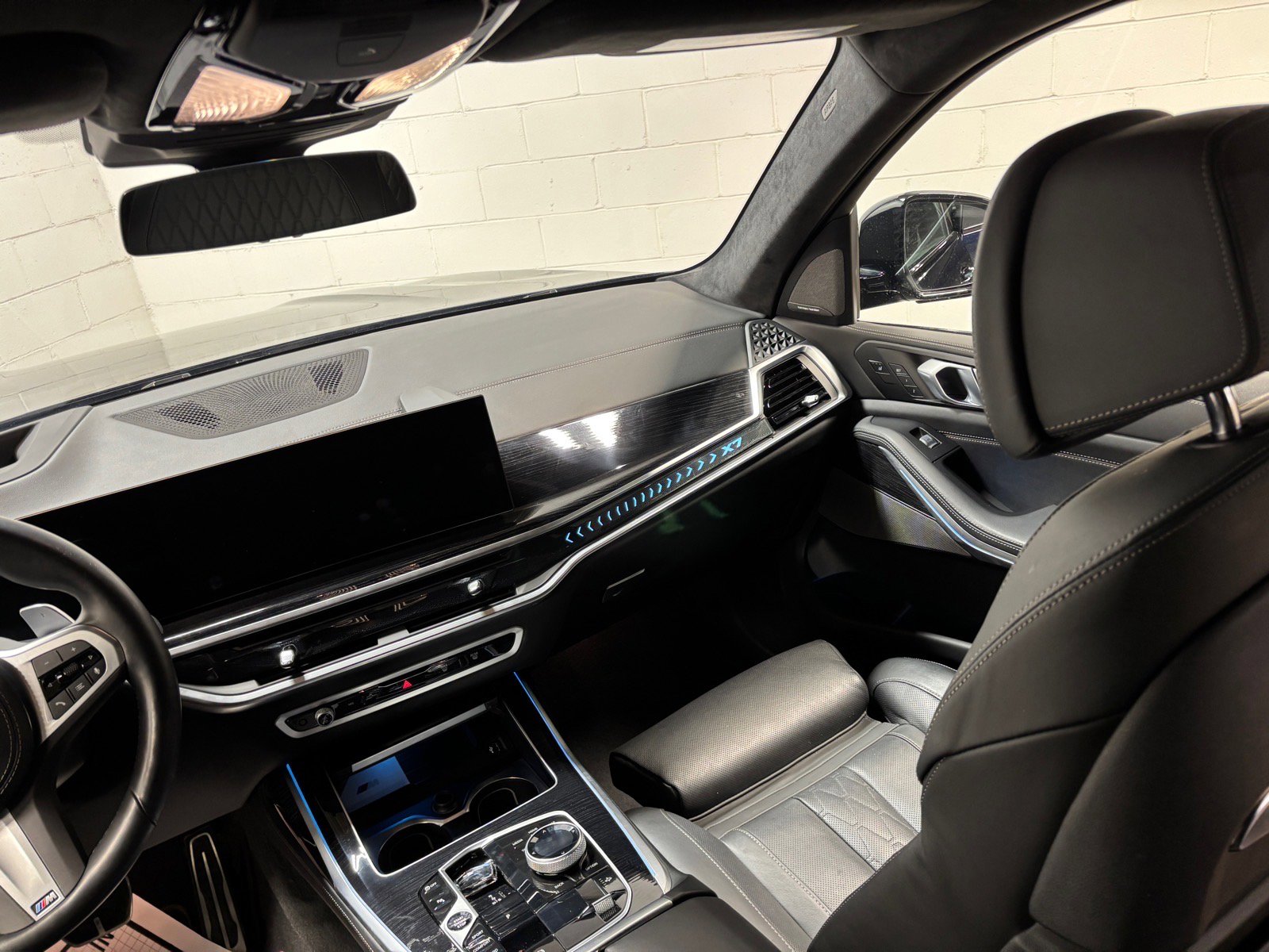 Used 2024 BMW X7 xDrive40i w/ Executive Package AWD/4WD image 38