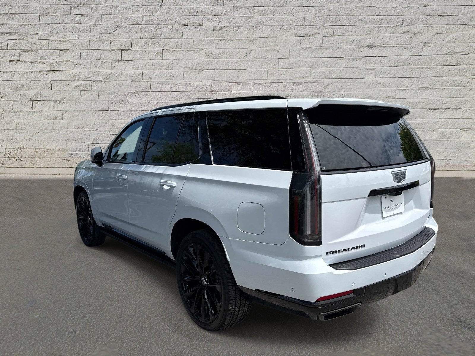 Used 2026 Cadillac Escalade Platinum Sport w/ LPO, ONYX Package AWD/4WD image 7