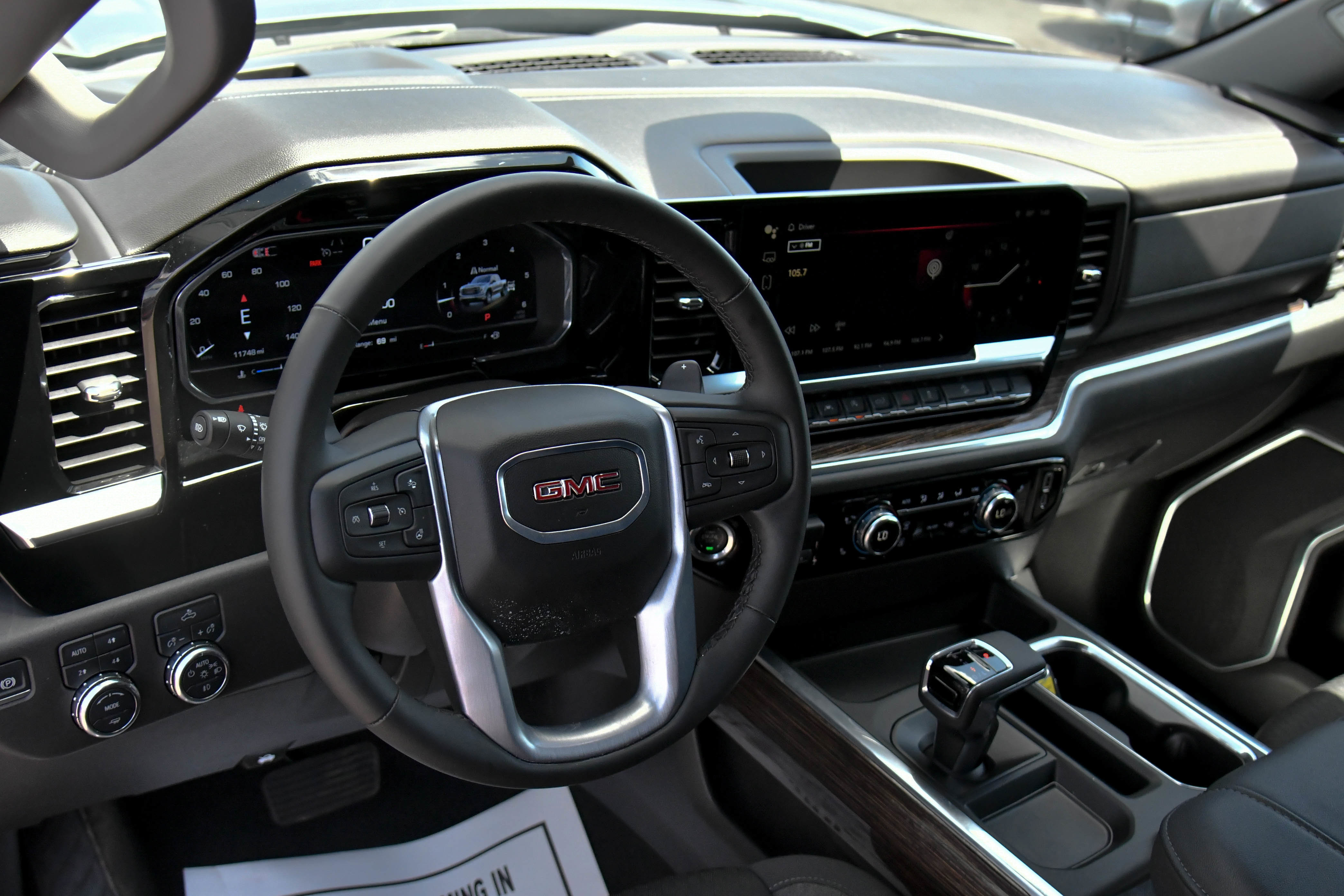 Used 2025 GMC Sierra 1500 Elevation w/ X31 Off-Road Package AWD/4WD image 16
