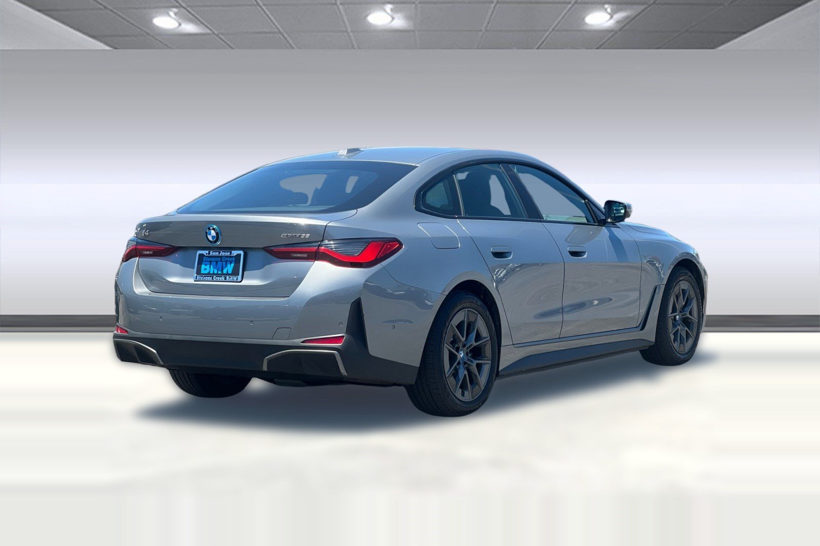 Used 2023 BMW i4 eDrive35 RWD image 8