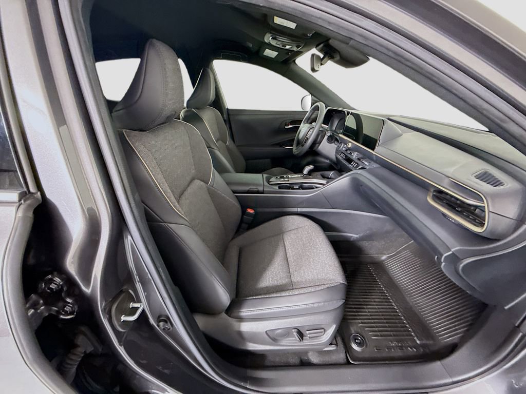 Used 2023 Toyota Crown XLE image 20