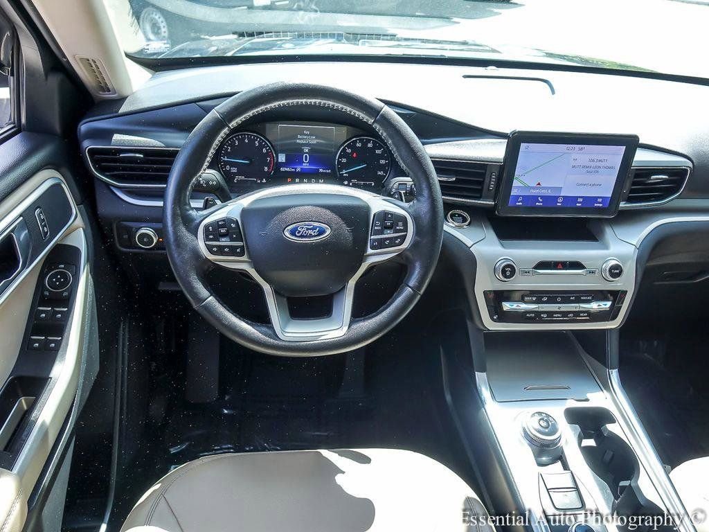 Used 2020 Ford Explorer XLT w/ Equipment Group 202A AWD/4WD image 14