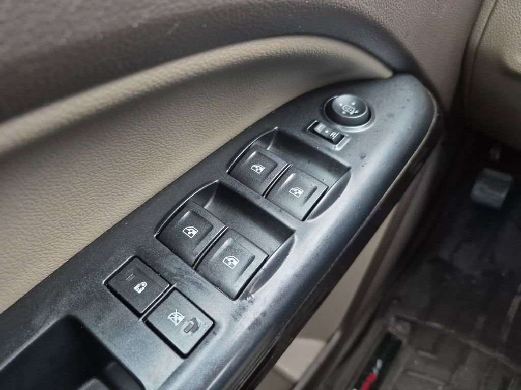 Used 2015 GMC Canyon SLT image 17