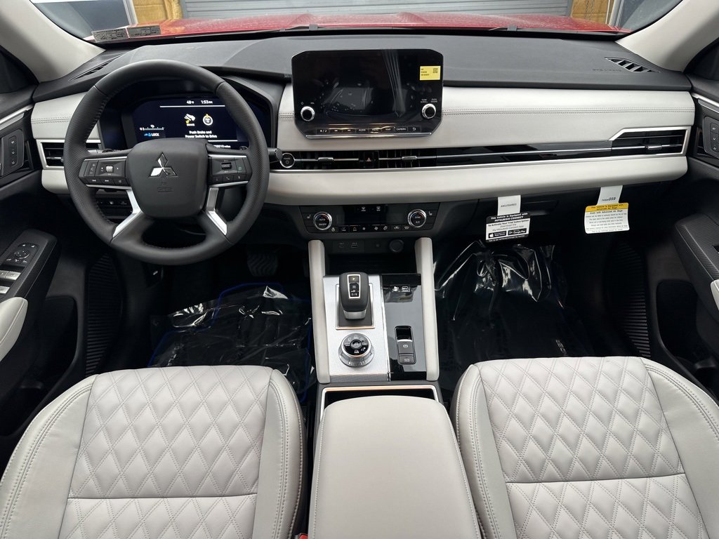 New 2025 Mitsubishi Outlander SEL image 10